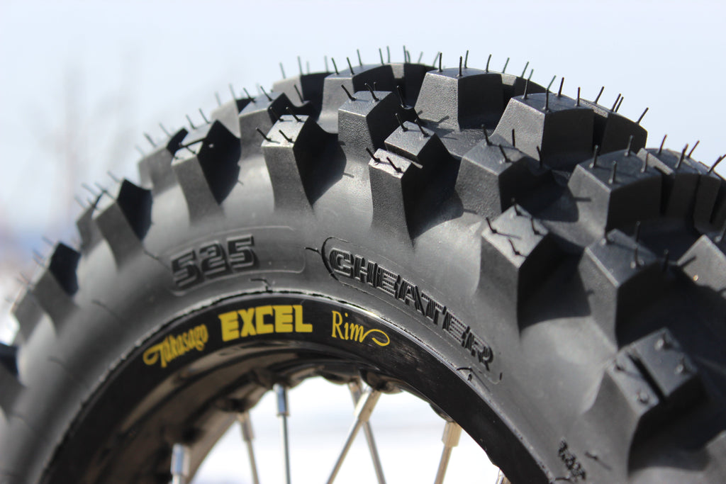 Shinko R525 Hybrid Cheater Gummy Tire